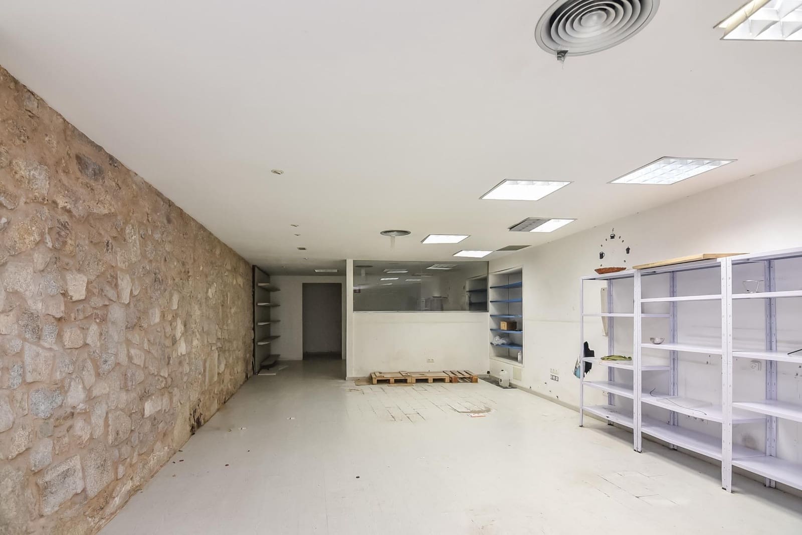 Erhverv til salg i A Coruna by - € 330.000 (Ref: 9185791)