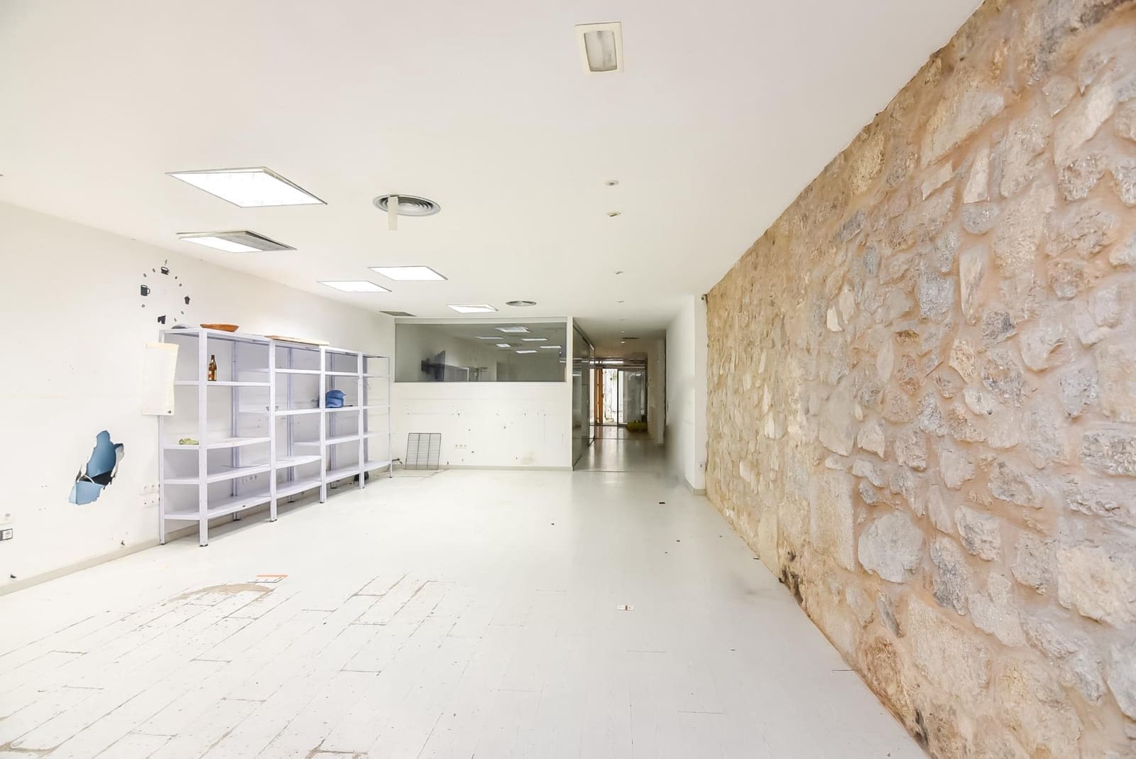 Erhverv til salg i A Coruna by - € 330.000 (Ref: 9185791)