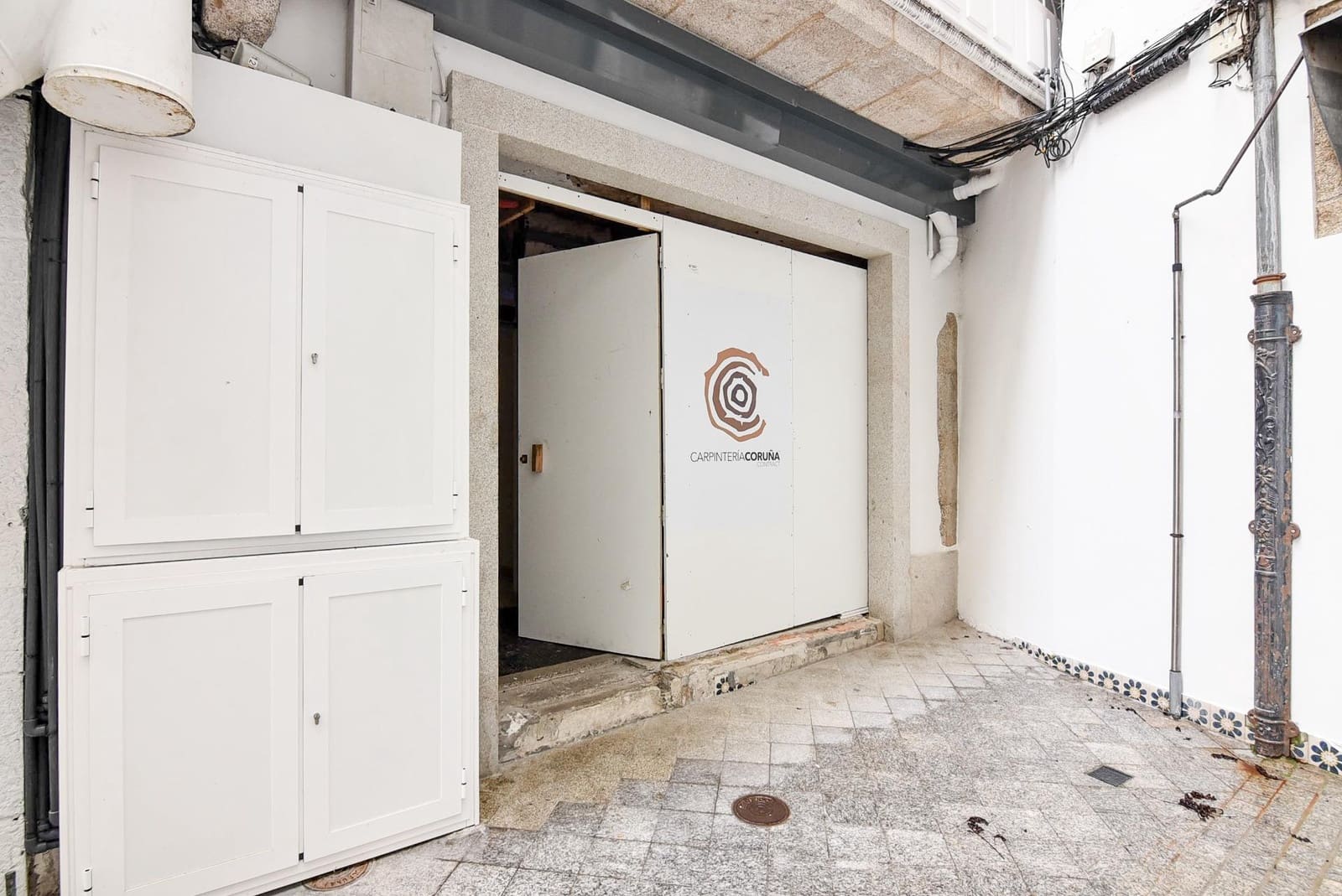 Erhverv til salg i A Coruna by - € 330.000 (Ref: 9185791)