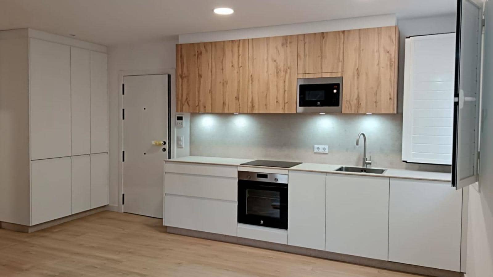 3 bedroom Apartment for sale in A Coruna city - € 345,000 (Ref: 9185796)