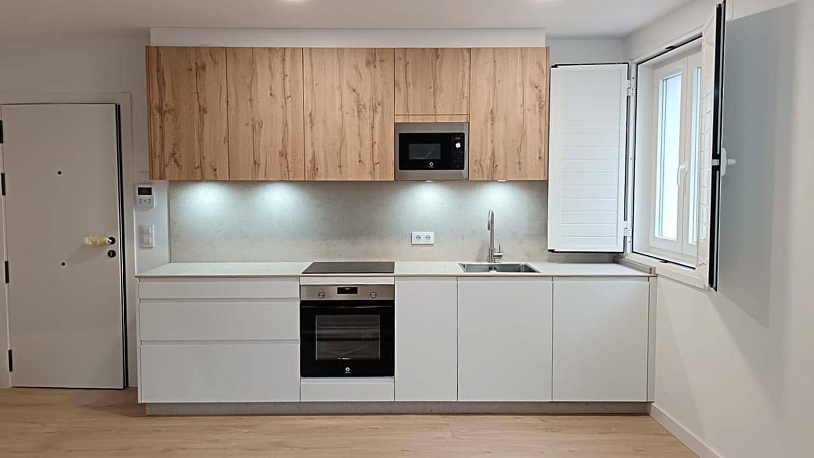 3 bedroom Apartment for sale in A Coruna city - € 345,000 (Ref: 9185796)