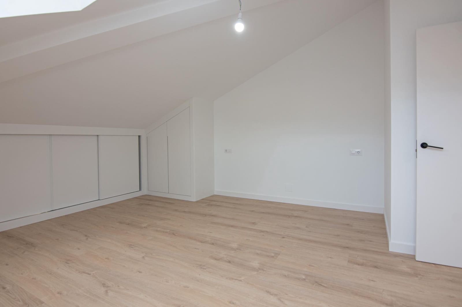 3 bedroom Apartment for sale in A Coruna city - € 345,000 (Ref: 9185796)