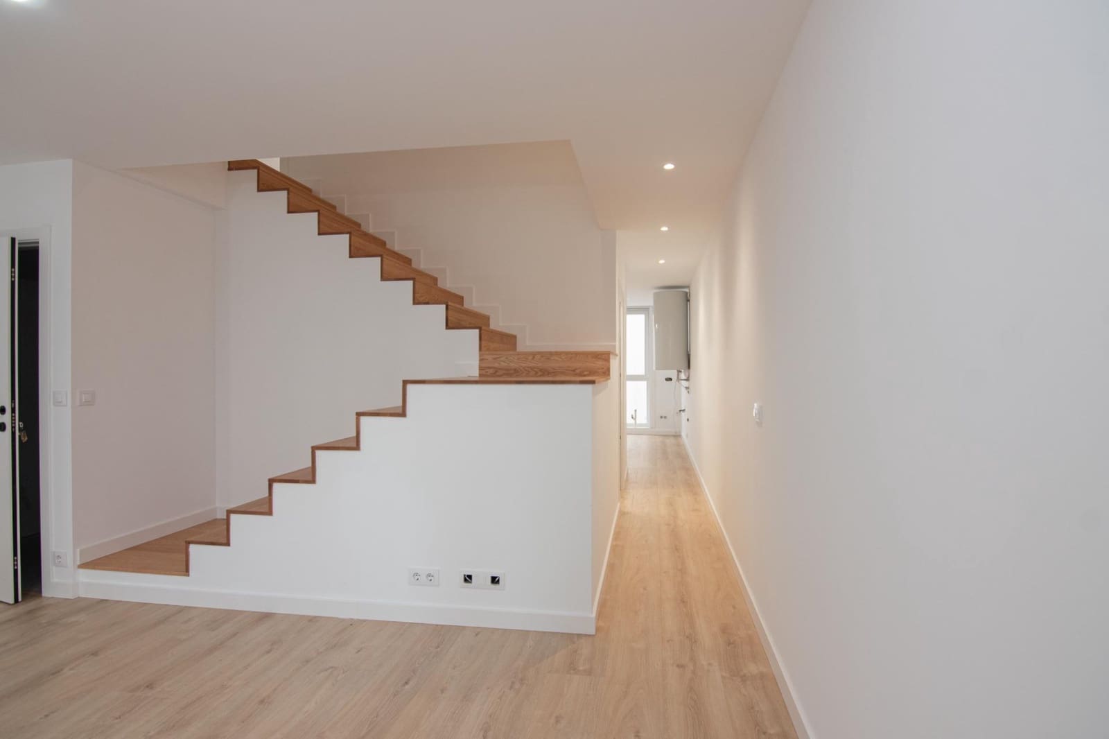 3 soveværelse Lejlighed til salg i A Coruna by - € 335.000 (Ref: 9185797)