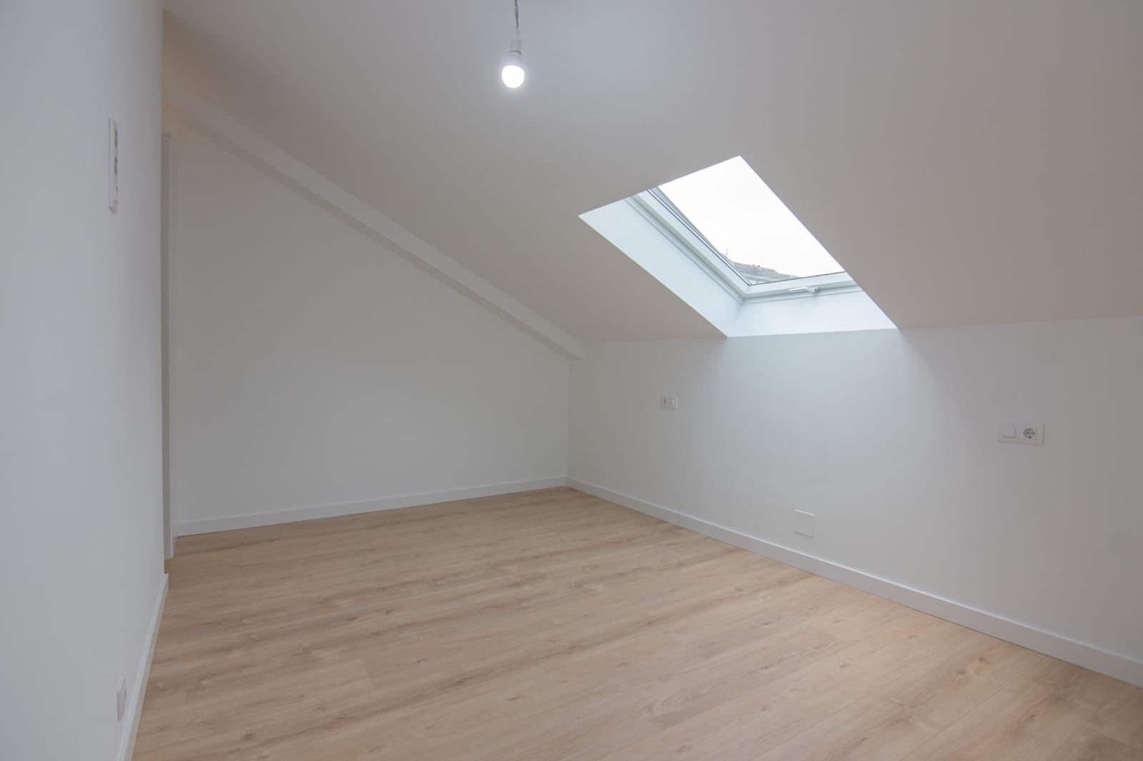 3 soveværelse Lejlighed til salg i A Coruna by - € 335.000 (Ref: 9185797)