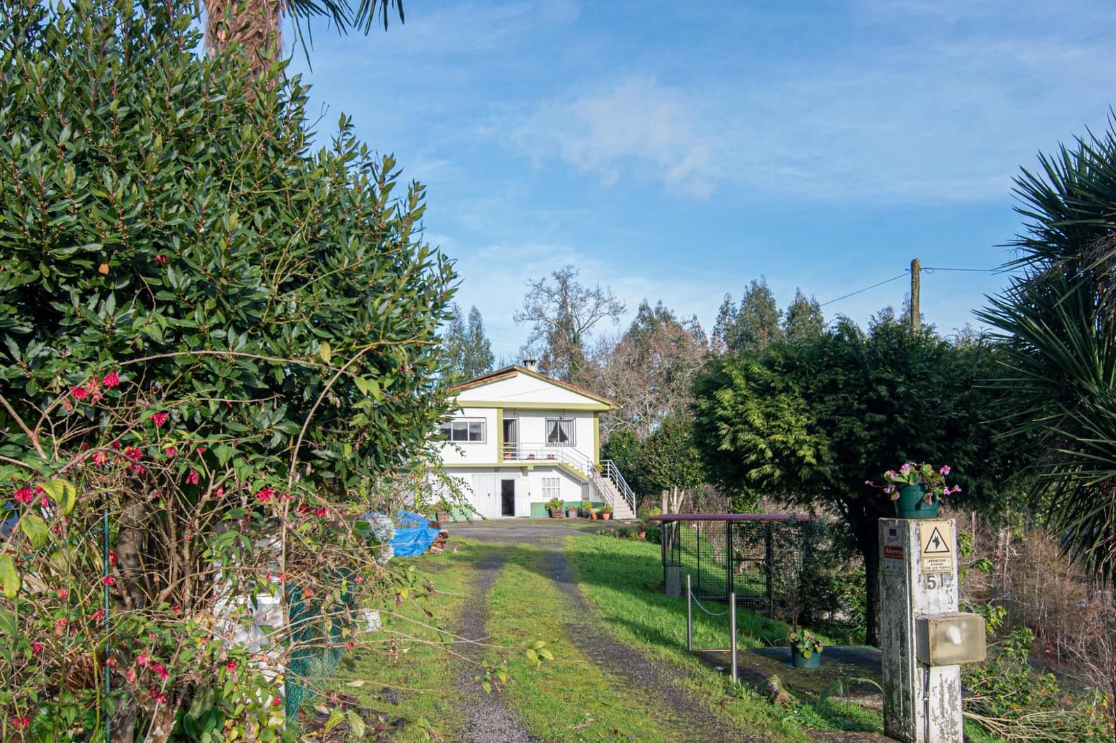 4 bedroom Villa for sale in Coiros with garage - € 180,000 (Ref: 9185802)