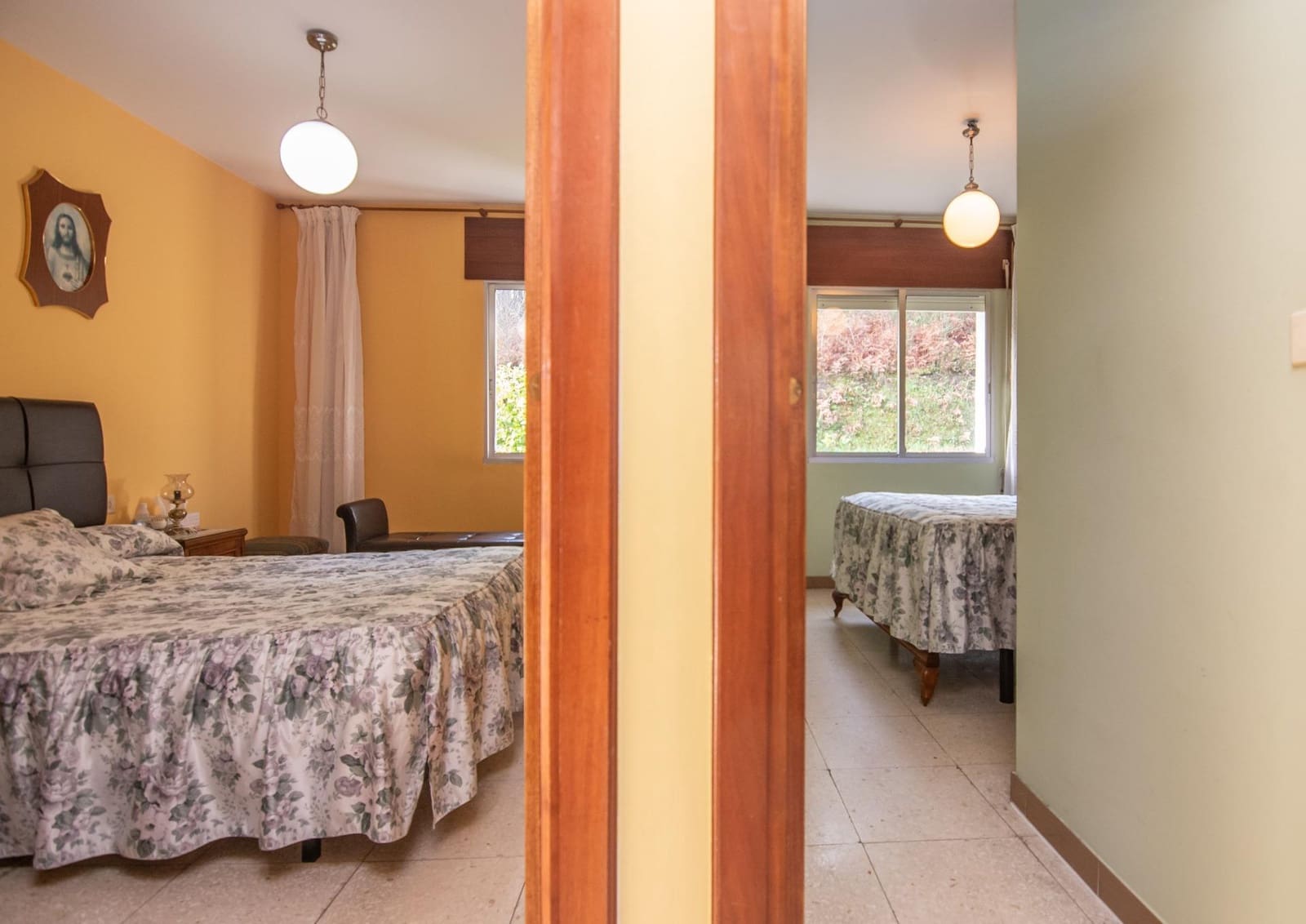 4 bedroom Villa for sale in Coiros with garage - € 180,000 (Ref: 9185802)