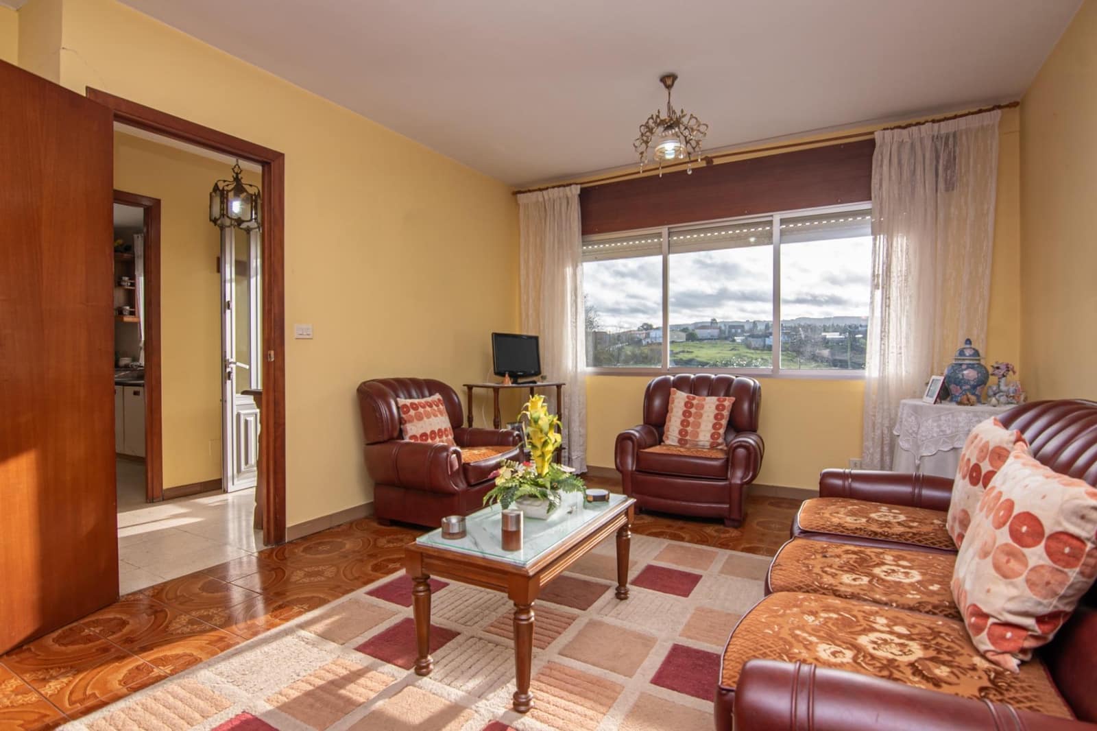 4 bedroom Villa for sale in Coiros with garage - € 180,000 (Ref: 9185802)