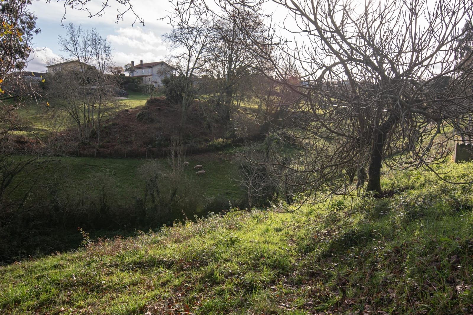 4 bedroom Villa for sale in Coiros with garage - € 180,000 (Ref: 9185802)