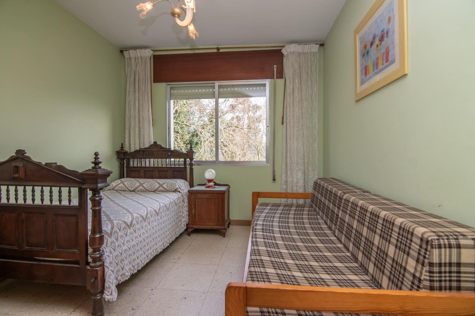 4 bedroom Villa for sale in Coiros with garage - € 180,000 (Ref: 9185802)