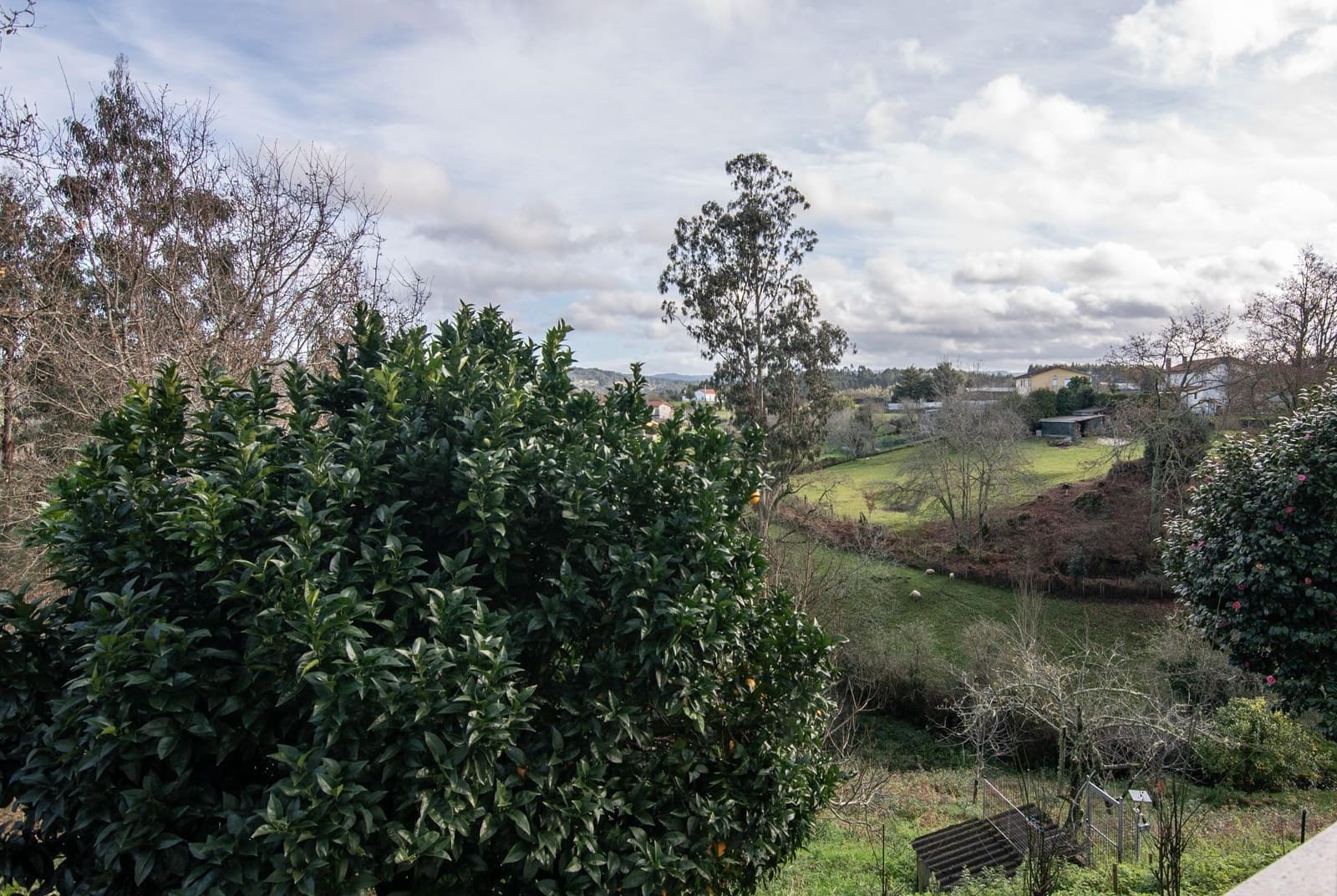 4 bedroom Villa for sale in Coiros with garage - € 180,000 (Ref: 9185802)