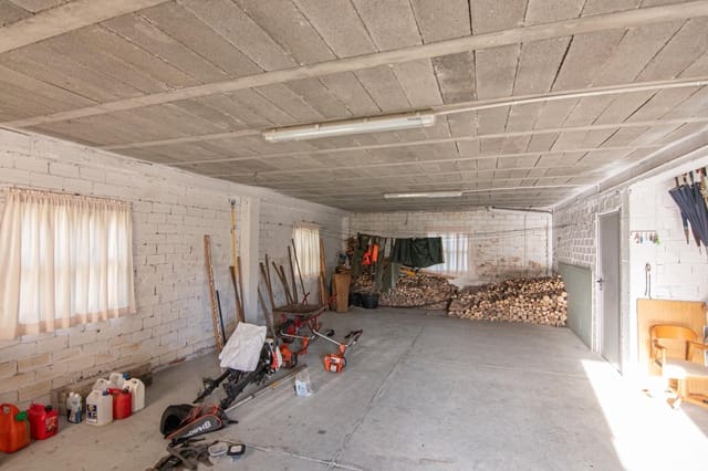 4 quarto Moradia para venda em Coirós com garagem - 180 000 € (Ref: 9185802)