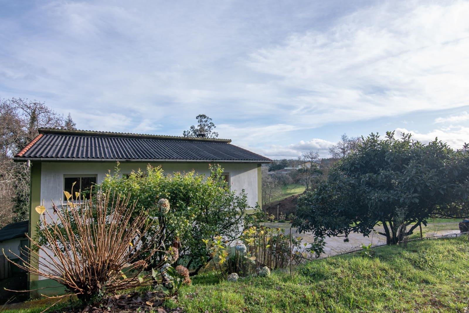 4 sypialnia Willa na sprzedaż w Coiros z garażem - 180 000 € (Ref: 9185802)