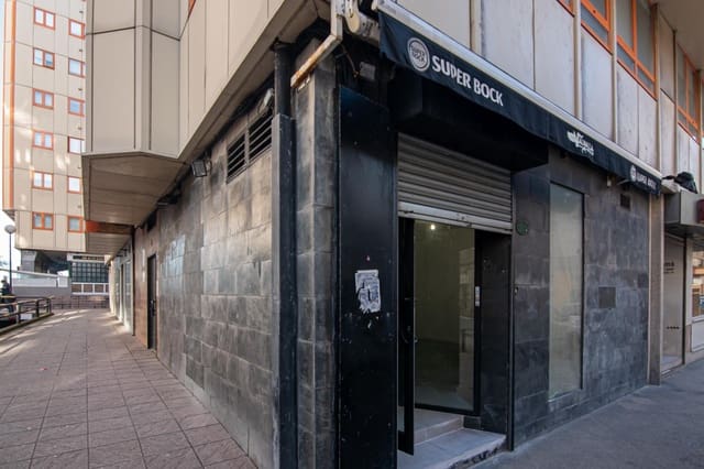 Commercieel te huur in A Coruña stad - € 700 (Ref: 9185803)
