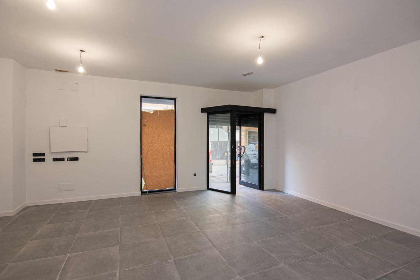 Erhverv til leje i A Coruna by - € 700 (Ref: 9185803)