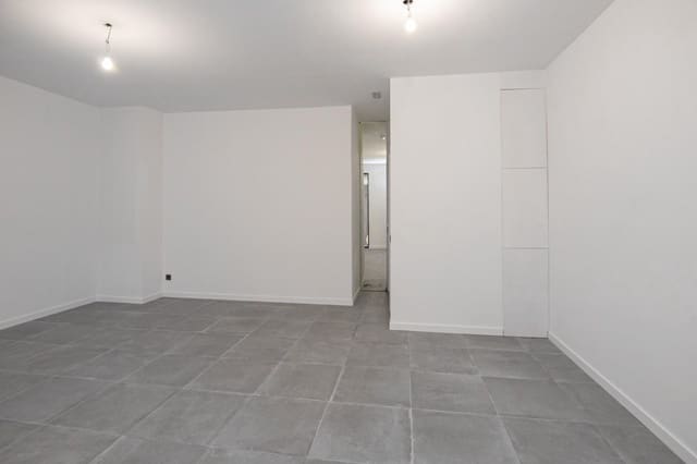 Erhverv til leje i A Coruña by - € 700 (Ref: 9185803)