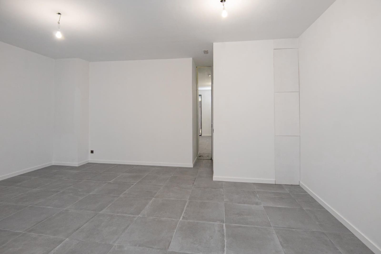 Erhverv til leje i A Coruna by - € 700 (Ref: 9185803)