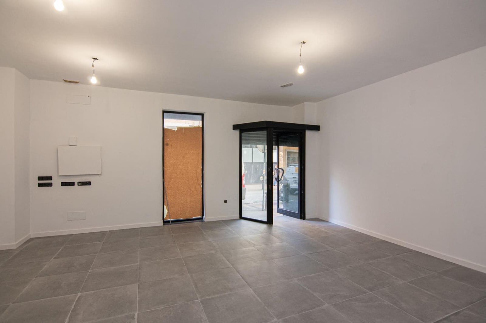 Erhverv til leje i A Coruna by - € 700 (Ref: 9185803)