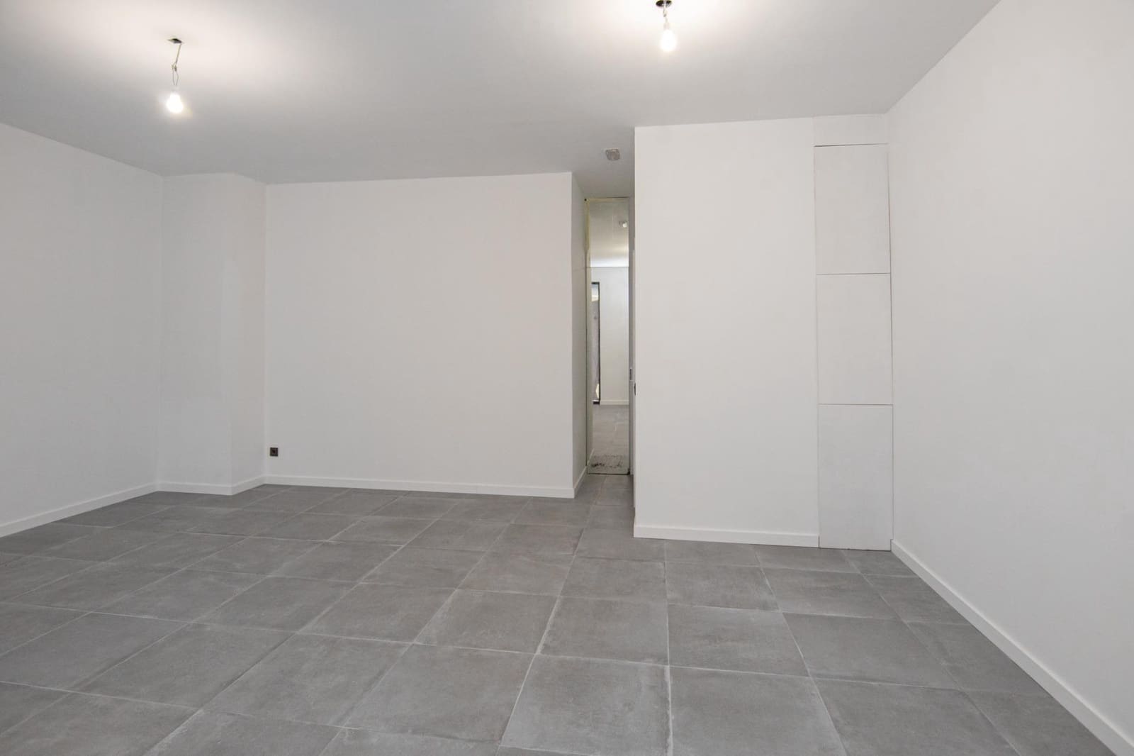 Erhverv til leje i A Coruna by - € 700 (Ref: 9185803)