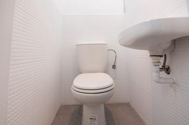 Erhverv til leje i A Coruña by - € 700 (Ref: 9185803)