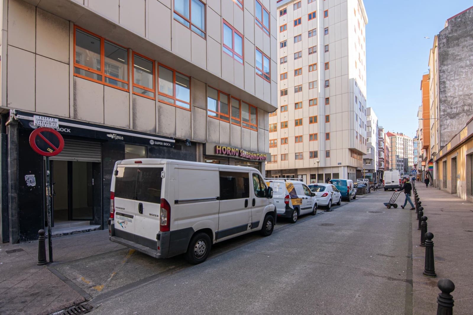 Erhverv til leje i A Coruna by - € 700 (Ref: 9185803)