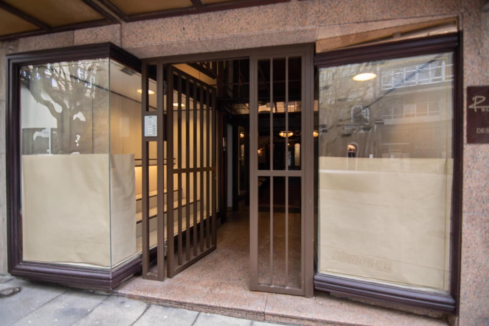 Commercial for rent in A Coruna city - € 1,300 (Ref: 9185805)