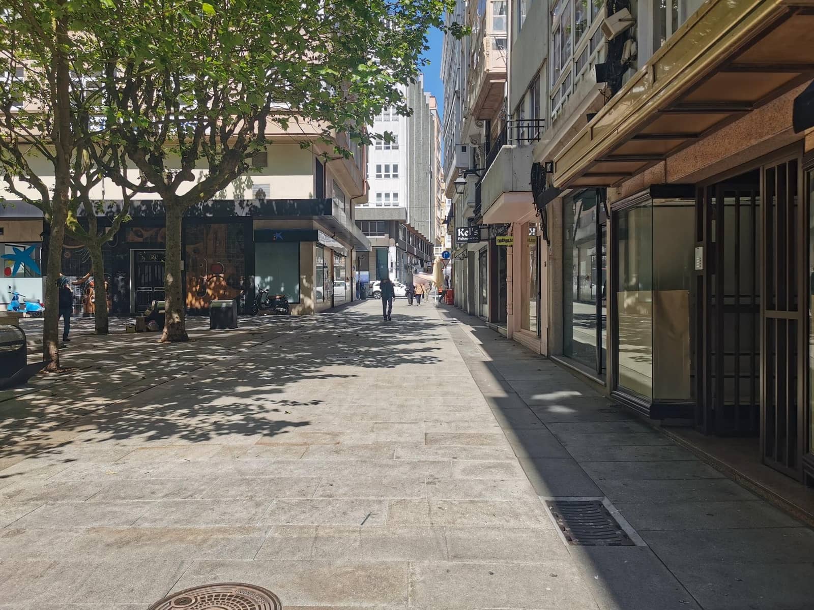 Commercial for rent in A Coruna city - € 1,300 (Ref: 9185805)