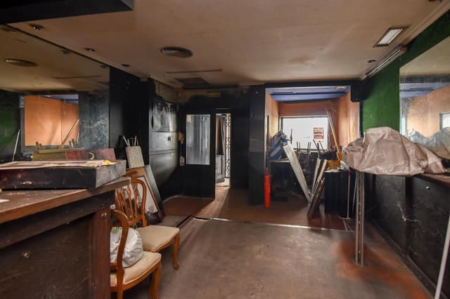 Kommersiell til salgs i La Coruña by - € 100 000 (Ref: 9185806)