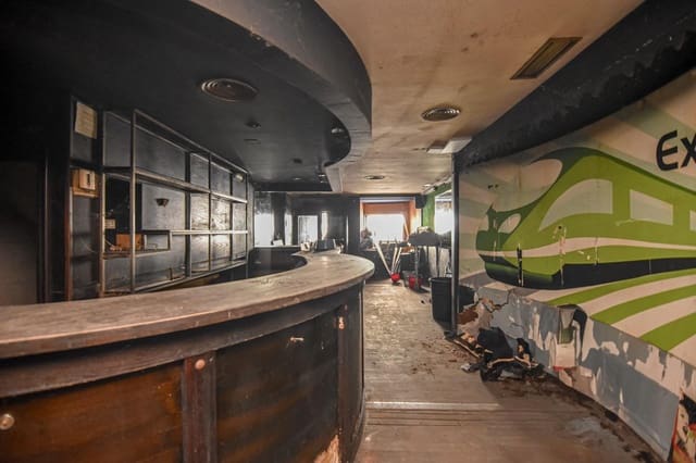 Kommersiell til salgs i La Coruña by - € 100 000 (Ref: 9185806)