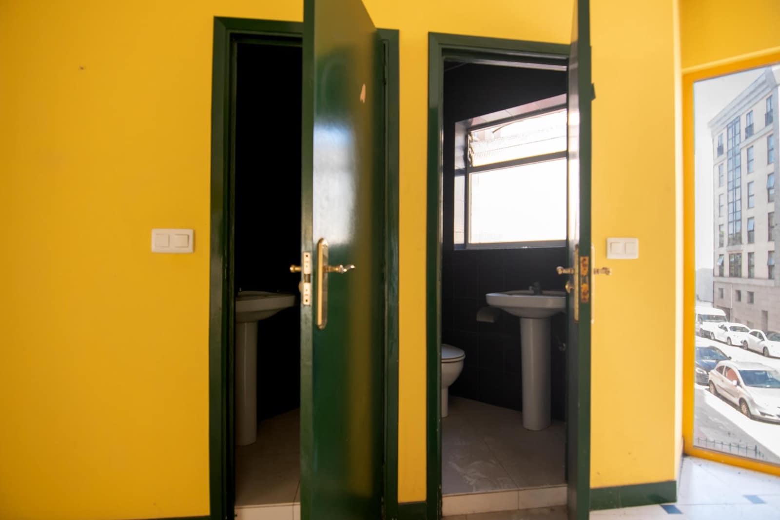 Erhverv til salg i A Coruna by - € 293.000 (Ref: 9185807)