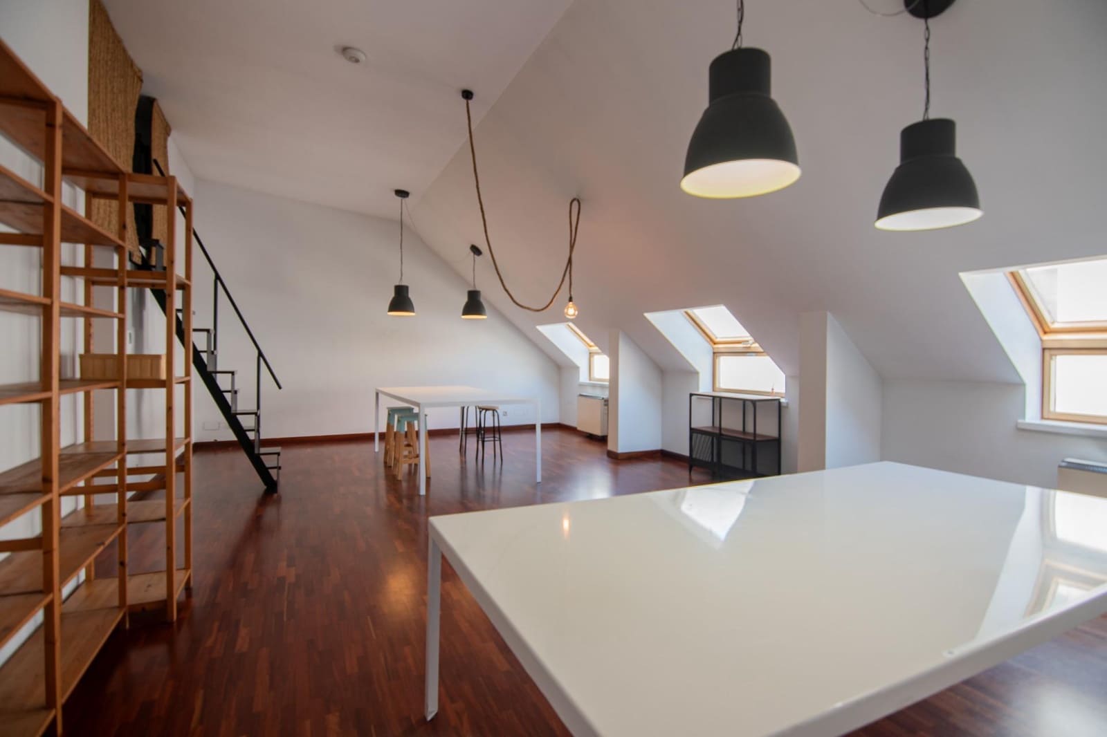 Office for rent in A Coruna city - € 800 (Ref: 9185808)