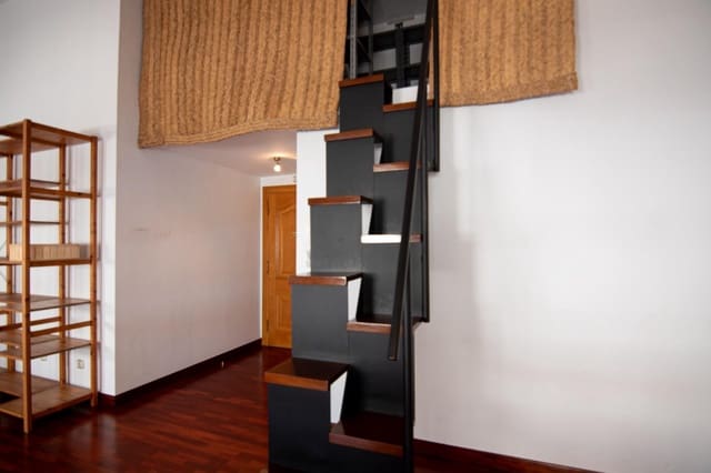 Büro zu vermieten in A Coruña Stadt - 800 € (Ref: 9185808)