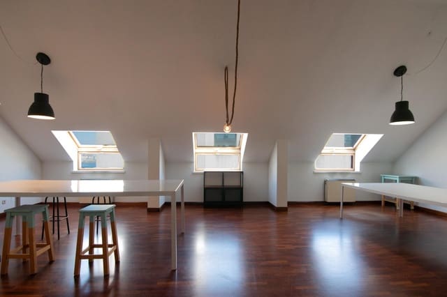 Büro zu vermieten in A Coruña Stadt - 800 € (Ref: 9185808)