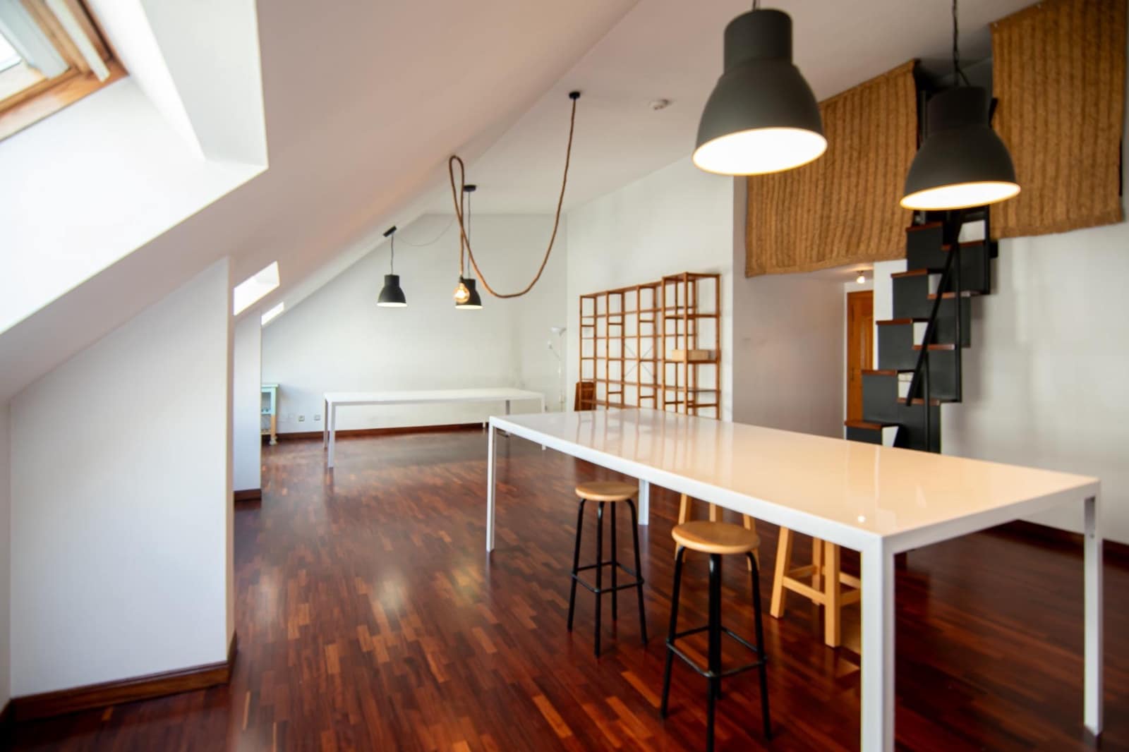 Office for rent in A Coruna city - € 800 (Ref: 9185808)