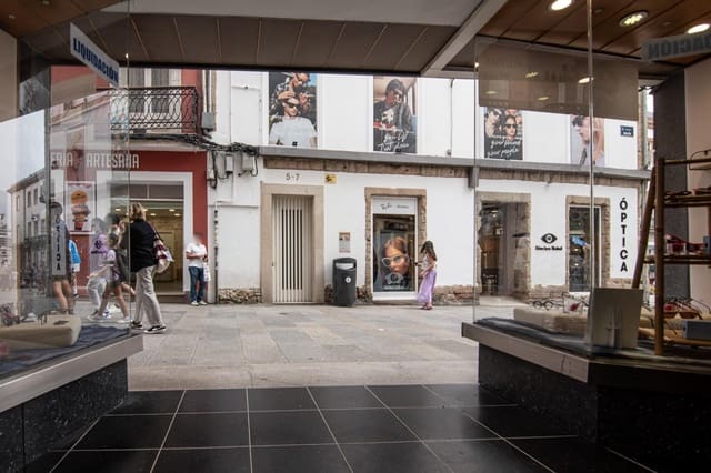 Commercieel te huur in A Coruña stad - € 2.500 (Ref: 9185815)