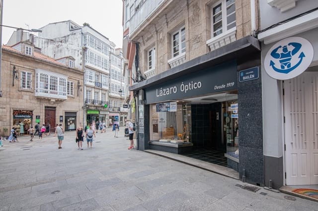 Commercieel te huur in A Coruña stad - € 2.500 (Ref: 9185815)