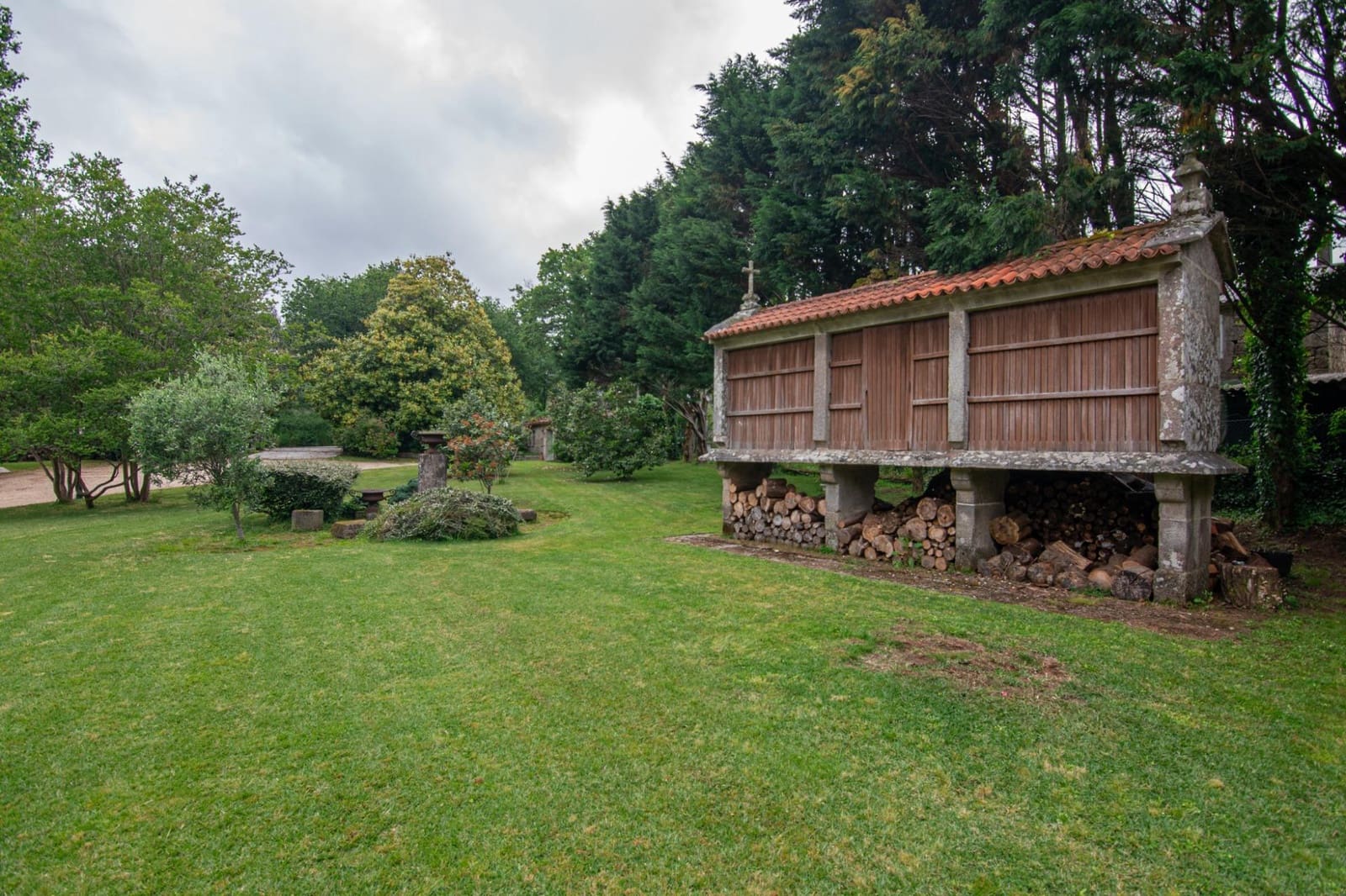 13 soveværelse Villa til salg i Cuntis med swimmingpool garage - € 1.600.000 (Ref: 9185817)