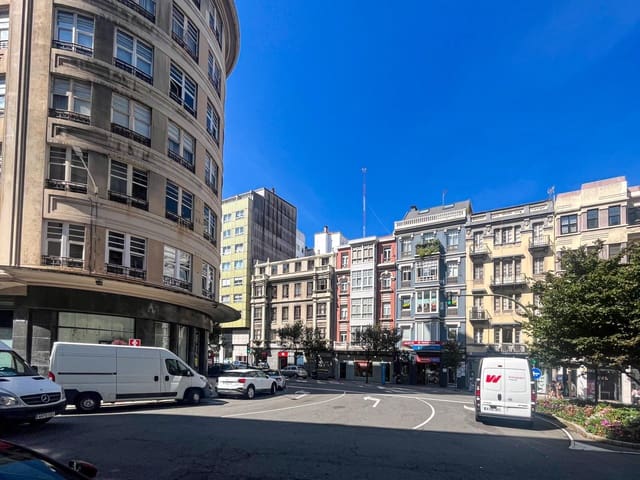 3 slaapkamer Flat te koop in A Coruña stad - € 420.000 (Ref: 9185821)