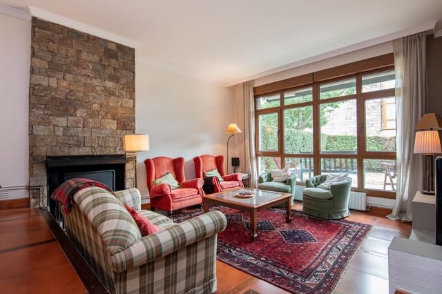 5 bedroom Terraced Villa for rent in Culleredo with pool - € 1,650 (Ref: 9188606)