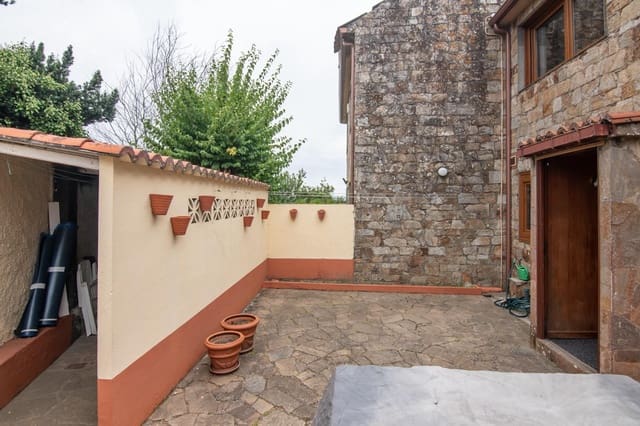 5 bedroom Terraced Villa for rent in Culleredo with pool - € 1,650 (Ref: 9188606)
