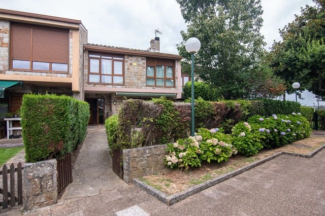 5 bedroom Terraced Villa for rent in Culleredo with pool - € 1,650 (Ref: 9188606)