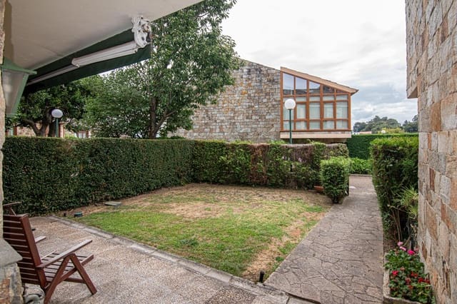 5 bedroom Terraced Villa for rent in Culleredo with pool - € 1,650 (Ref: 9188606)