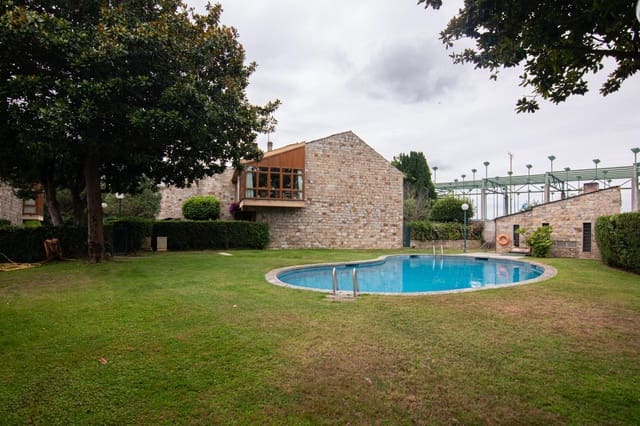 5 bedroom Terraced Villa for rent in Culleredo with pool - € 1,650 (Ref: 9188606)