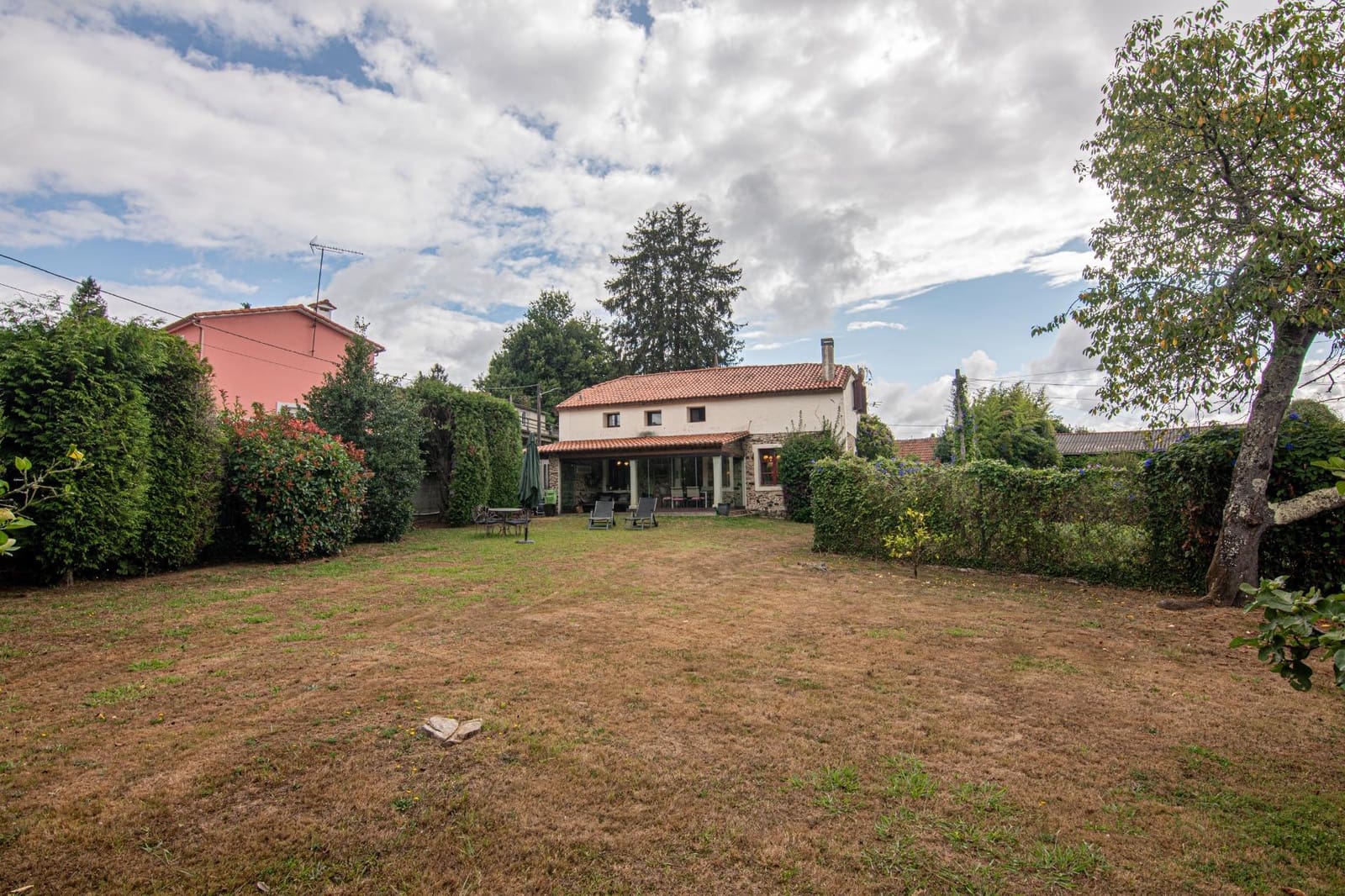 3 slaapkamer Finca/Landhuis te koop in Bergondo - € 474.000 (Ref: 9191249)