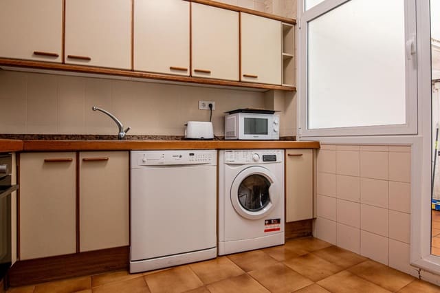 4 makuuhuone Asunto myytävänä paikassa A Coruña kaupunki - 445 000 € (Ref: 9202567)