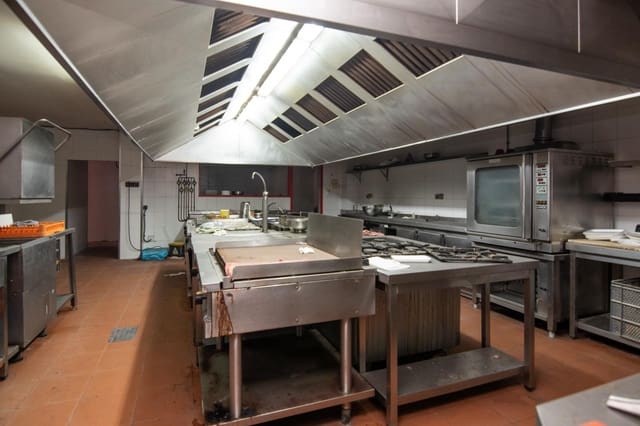 Azienda in vendita in A Coruña città con garage - 1.350.000 € (Rif: 9204739)