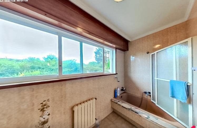 9 sypialnia Willa na sprzedaż w Bergondo z garażem - 645 000 € (Ref: 9208450)