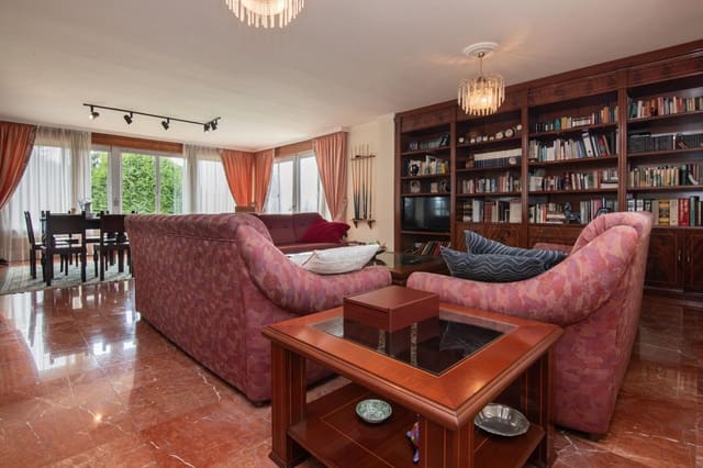 Chalet de 9 habitaciones en Bergondo en venta con garaje - 645.000 € (Ref: 9208450)