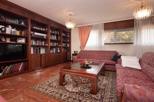 Chalet de 9 habitaciones en Bergondo en venta con garaje - 645.000 € (Ref: 9208450)