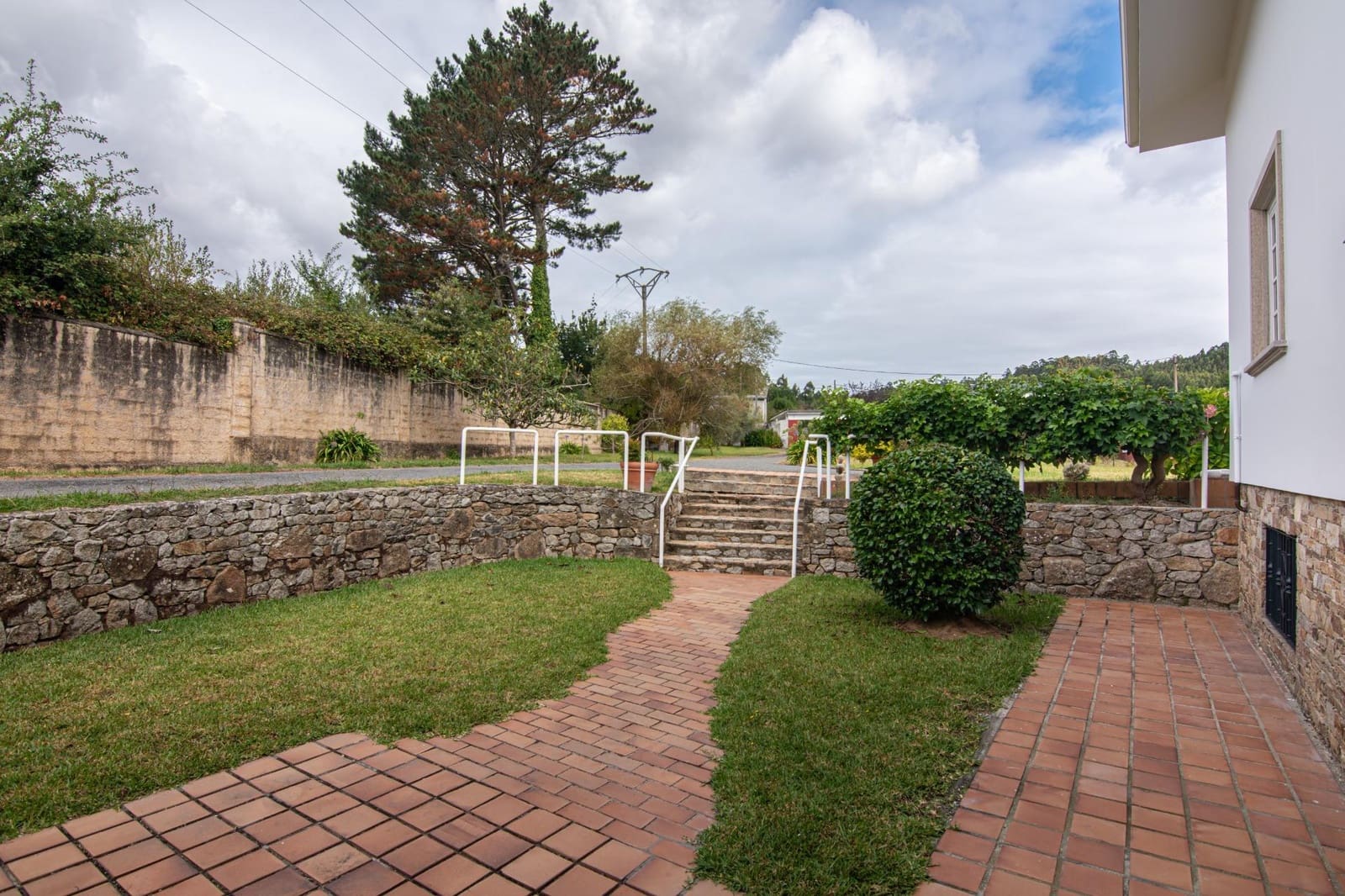 9 slaapkamer Villa te koop in Bergondo met garage - € 645.000 (Ref: 9208450)