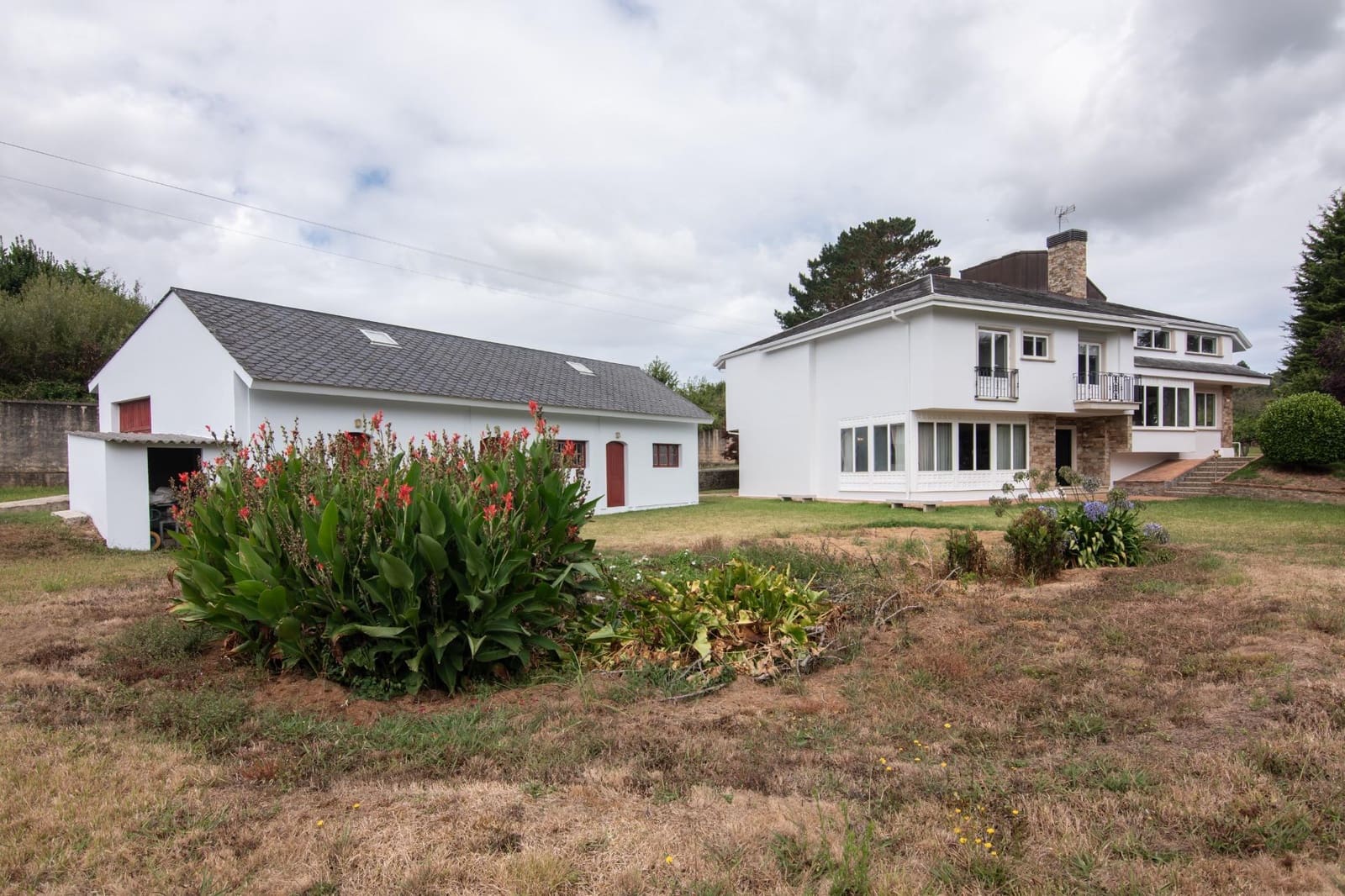 9 slaapkamer Villa te koop in Bergondo met garage - € 645.000 (Ref: 9208450)